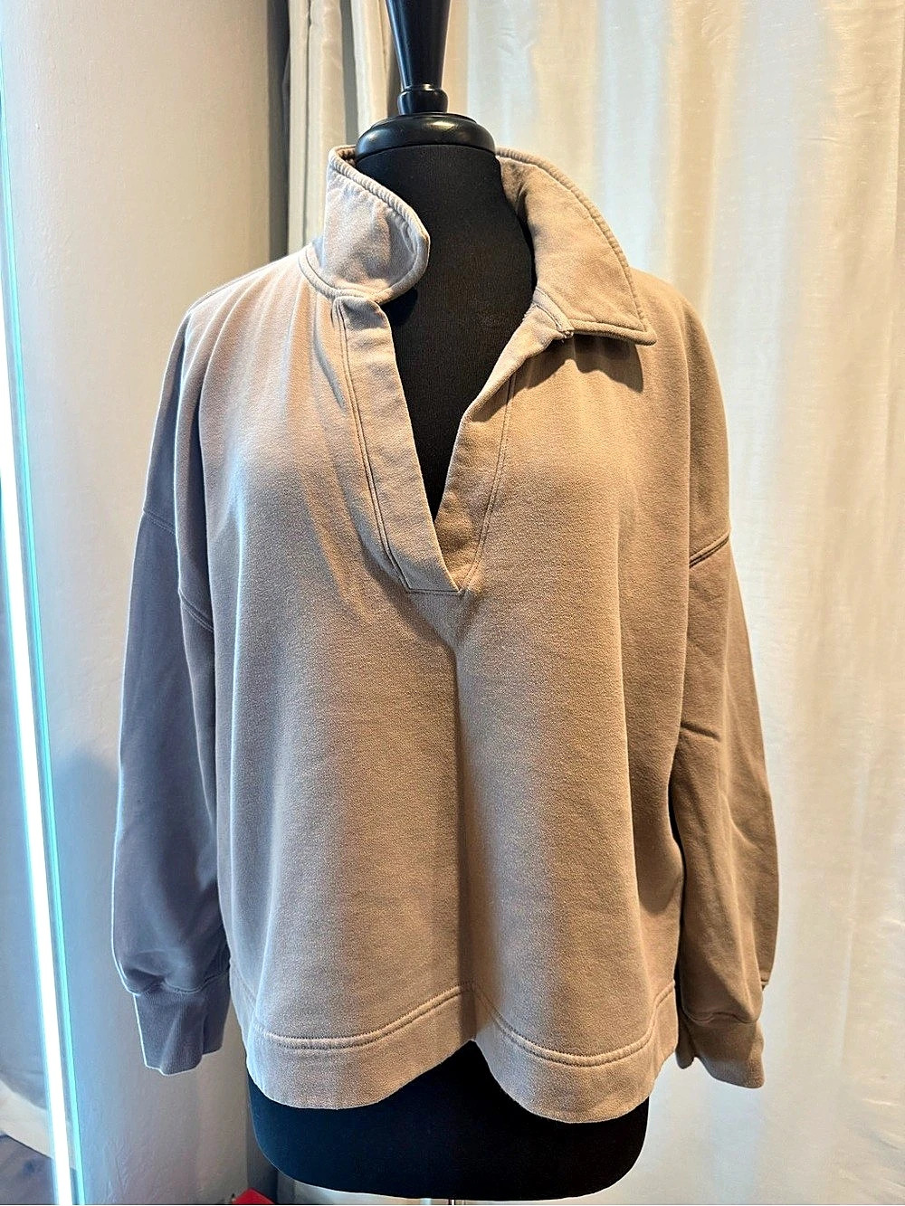 Abercrombie & Fitch Women's Pullover sweatshirt XL Like New